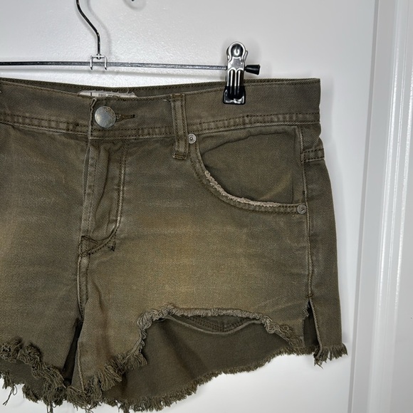 Free People Sz 27 Button Fly Cut Off Distressed Olive Green Raw Hem Denim Shorts - Picture 4 of 11